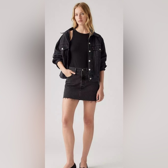 Levi's Icon Skirt in Size 26 - Picture 1 of 6